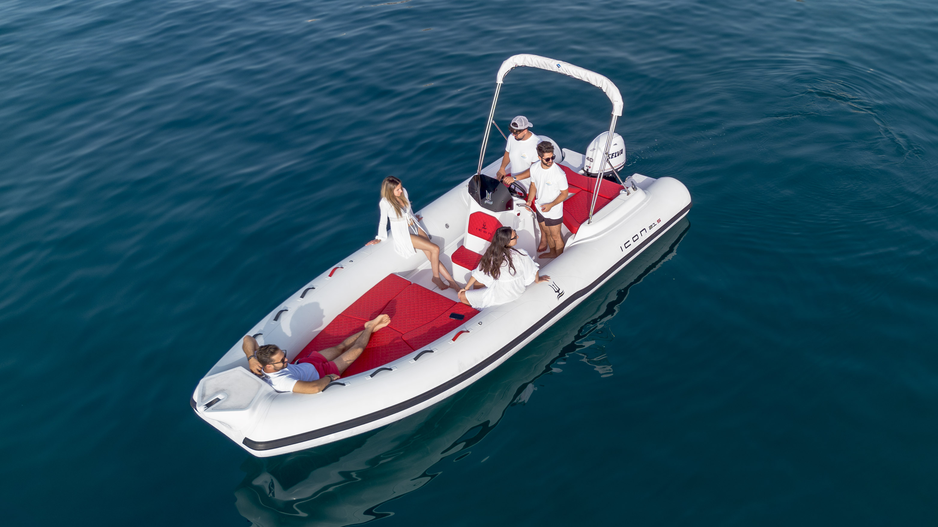 Il gommone Arenella Boat visto dall’alto